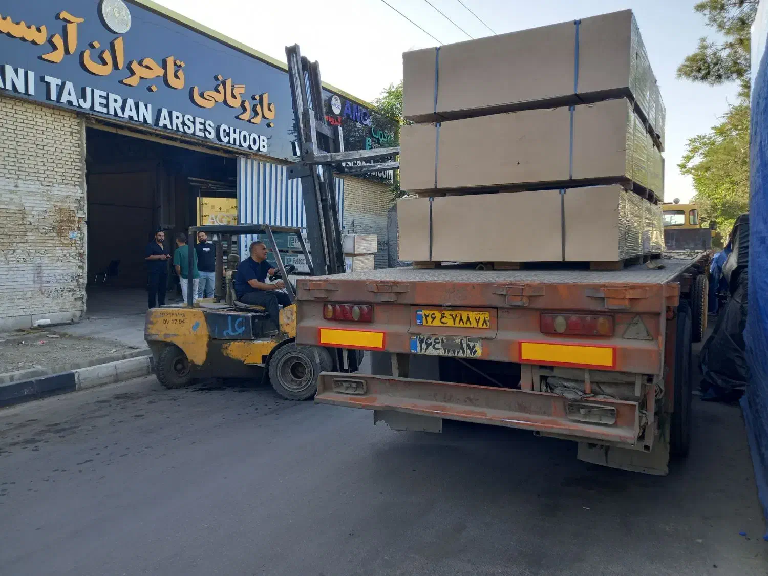 راننده پایه یک شهری کار با تریلی|استخدام حمل و نقل|چهاردانگه (تهران), |دیوار