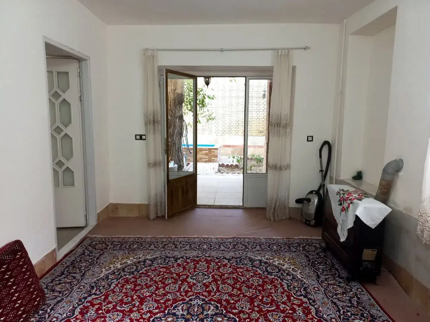 خانه قدیمی حیاط دار اجاره ای|اجارهٔ خانه و ویلا|قمصر, |دیوار