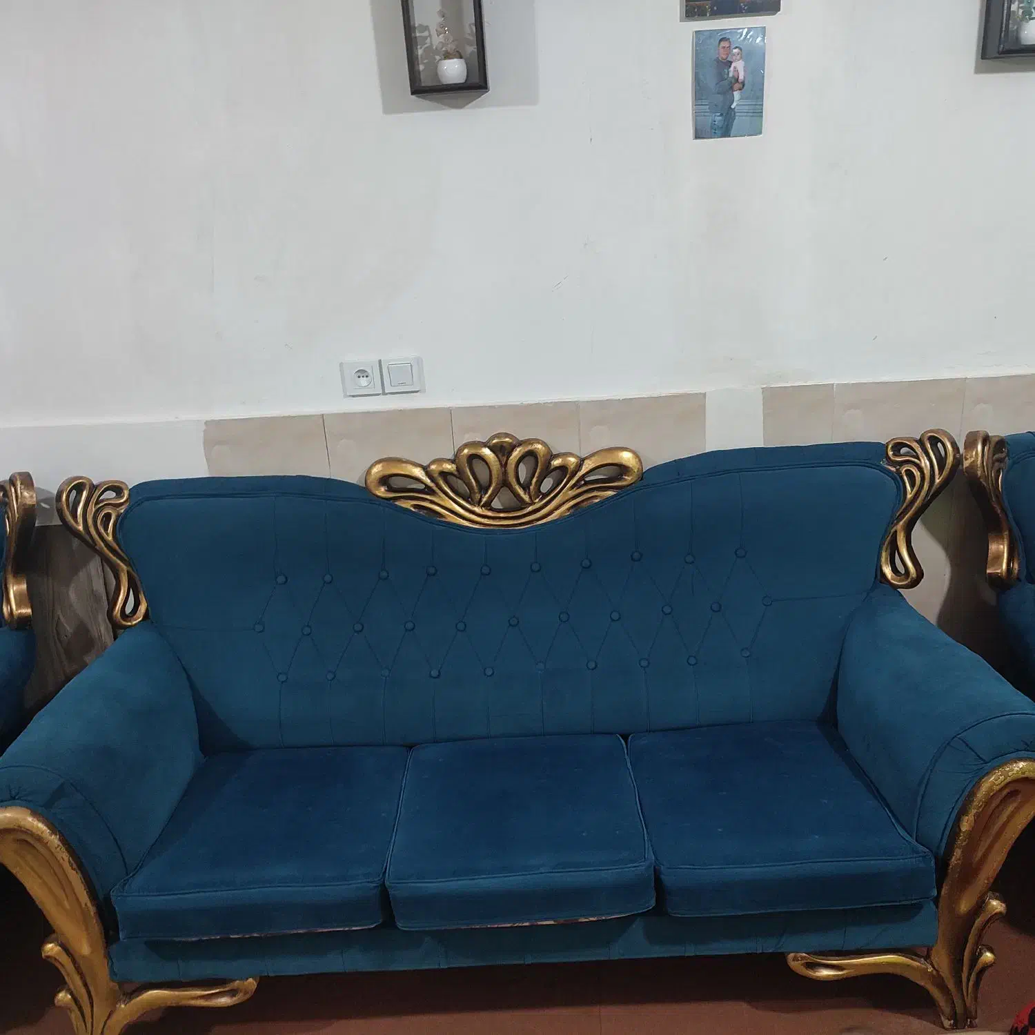 مبل۸ نفره بادوام بادوعسلی کوچیک ویه عسلی بزرگ|مبلمان خانگی و میز عسلی|بهارستان, |دیوار