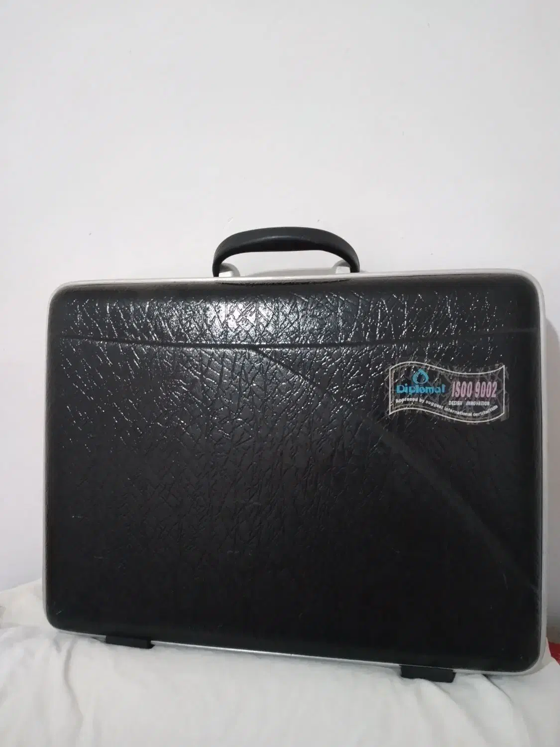 کیف|کیف، کفش، کمربند|خوی, |دیوار