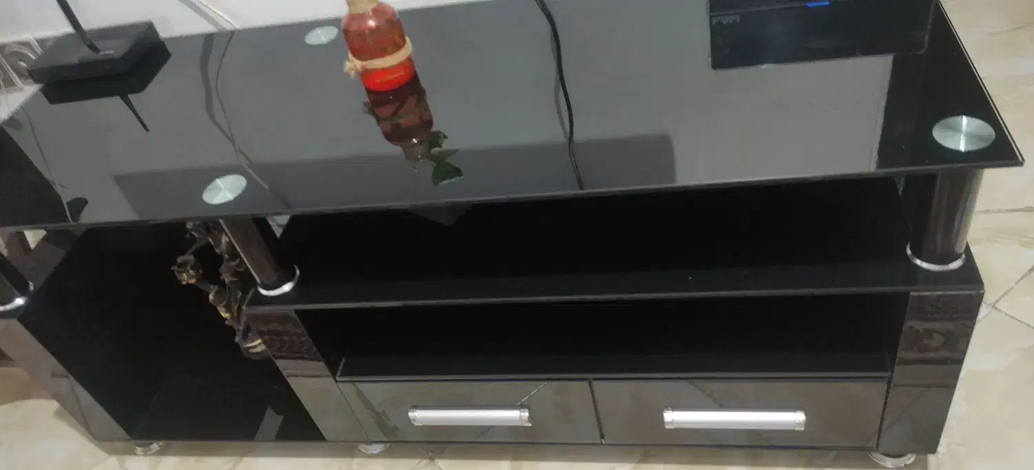 میز تلویزیون شیشه ای|میز تلویزیون|رشت, منظریه|دیوار