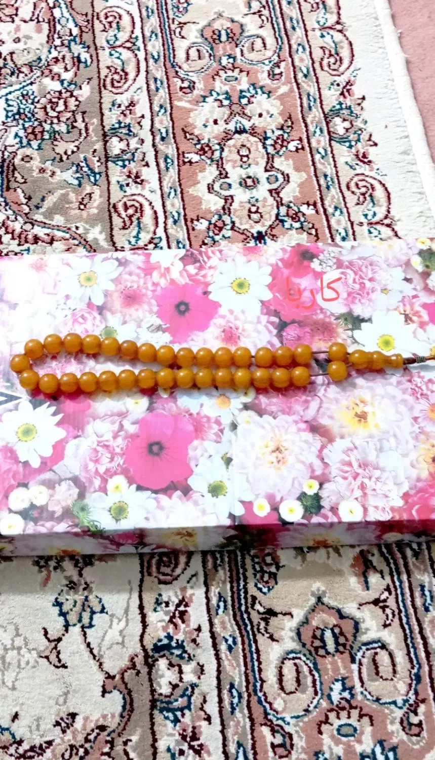 تسبیح گم کرده‌ام|اشیا|دهگلان, |دیوار