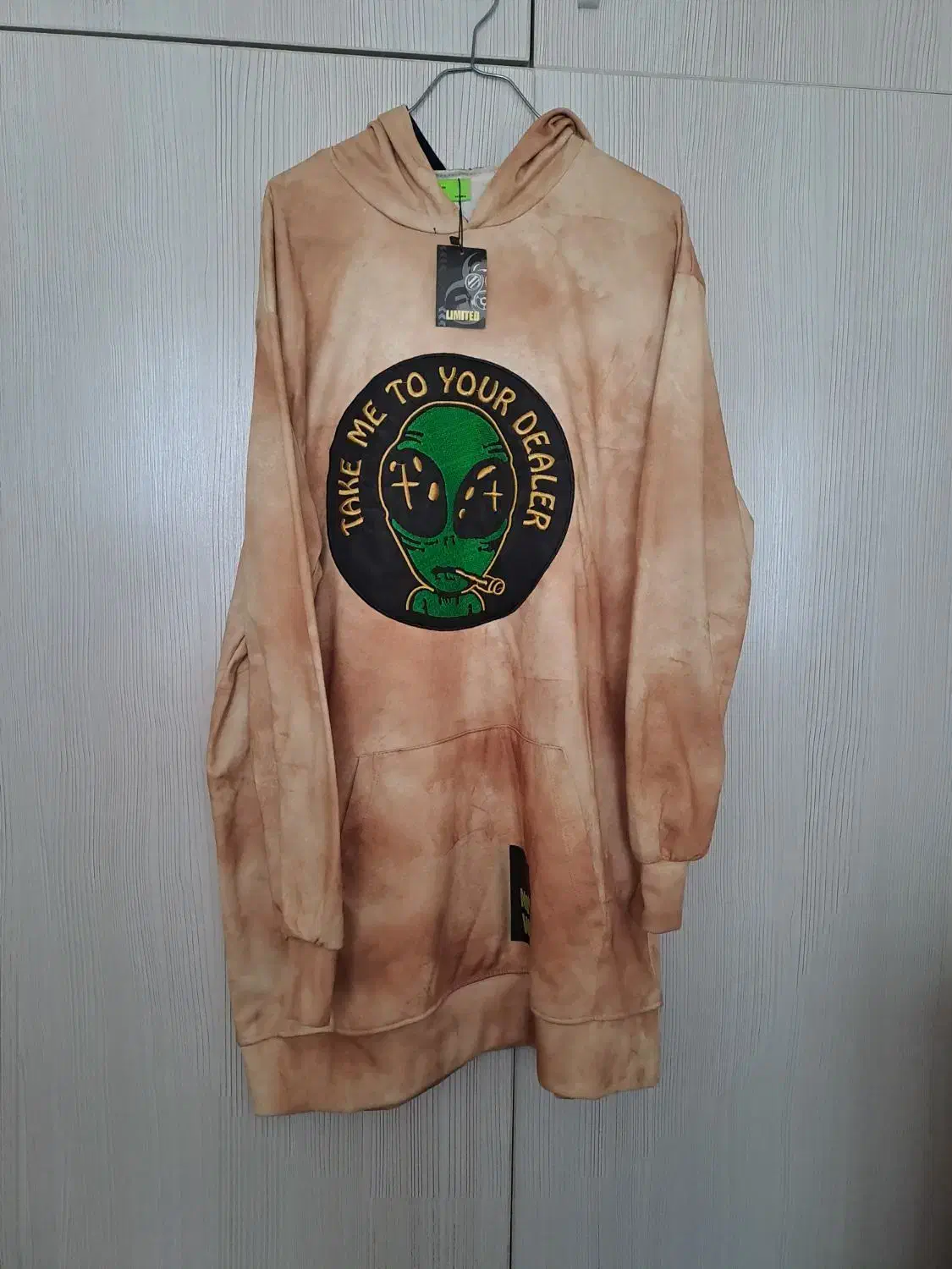 هودی داخل کرکی نو|لباس|اندیشه, اندیشه فاز ۴|دیوار