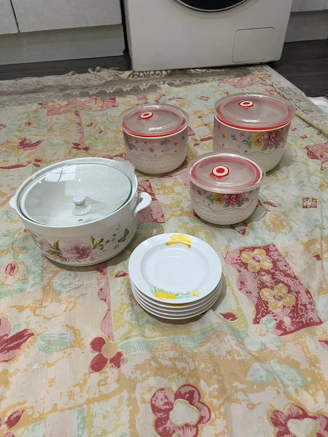 ظروف انتیک|کلکسیون اشیاء عتیقه|رشت, استادسرا|دیوار