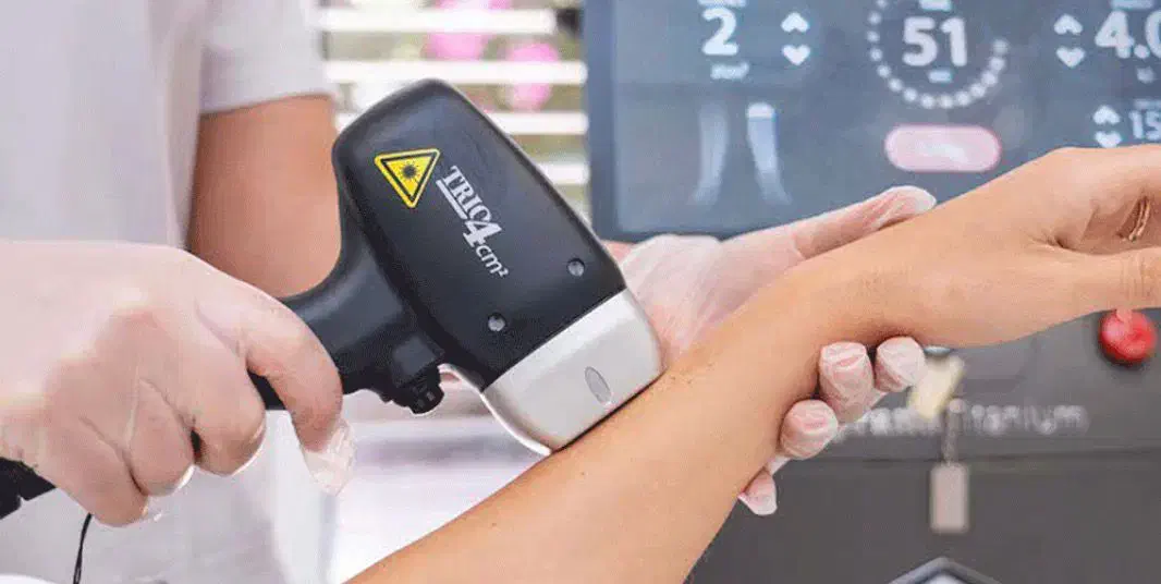 لیزر موهای زائد و خدمات زیبایی|خدمات آرایشگری و زیبایی|رشت, منظریه|دیوار