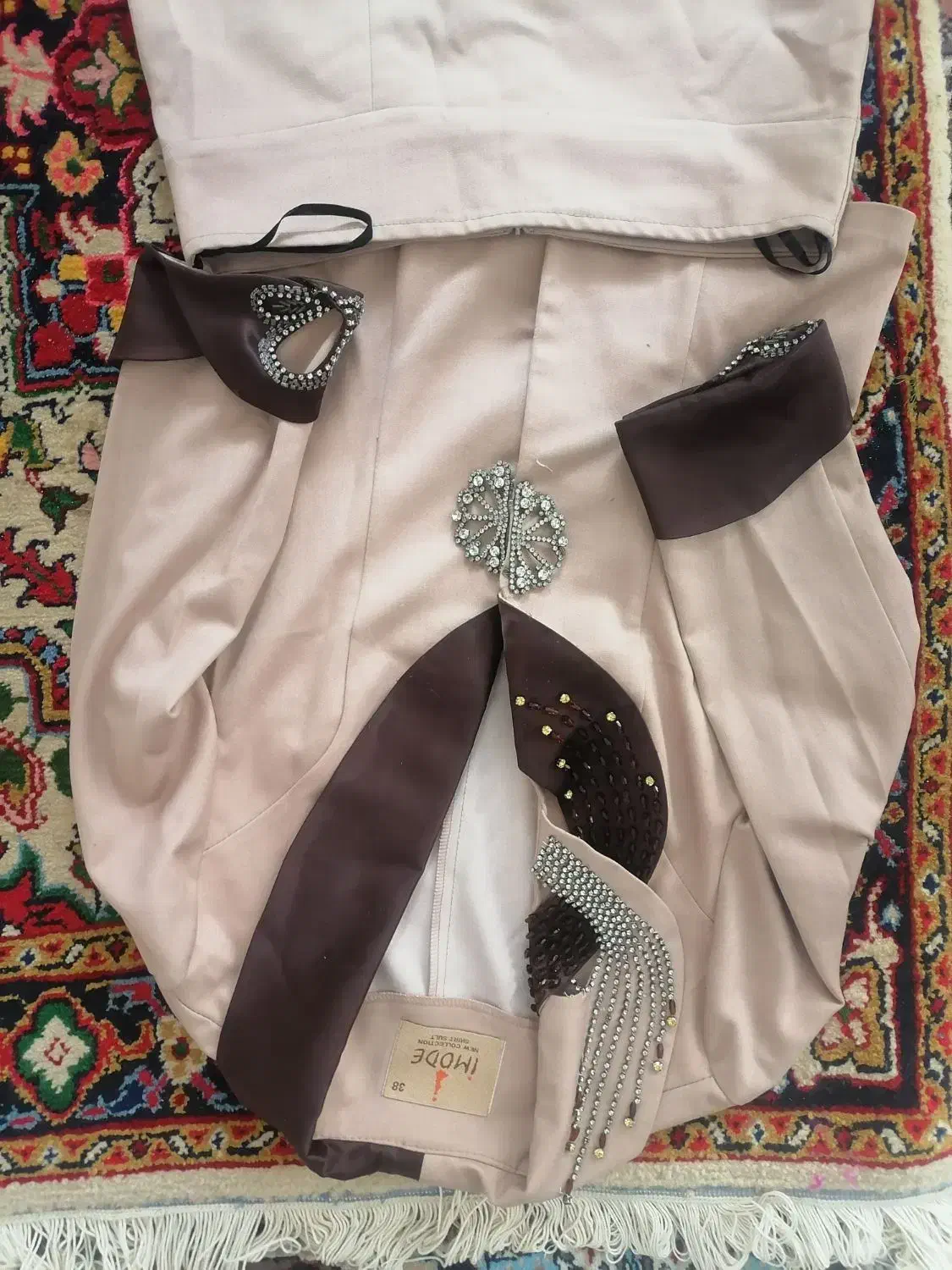 کت و دامن|لباس|نهاوند, |دیوار