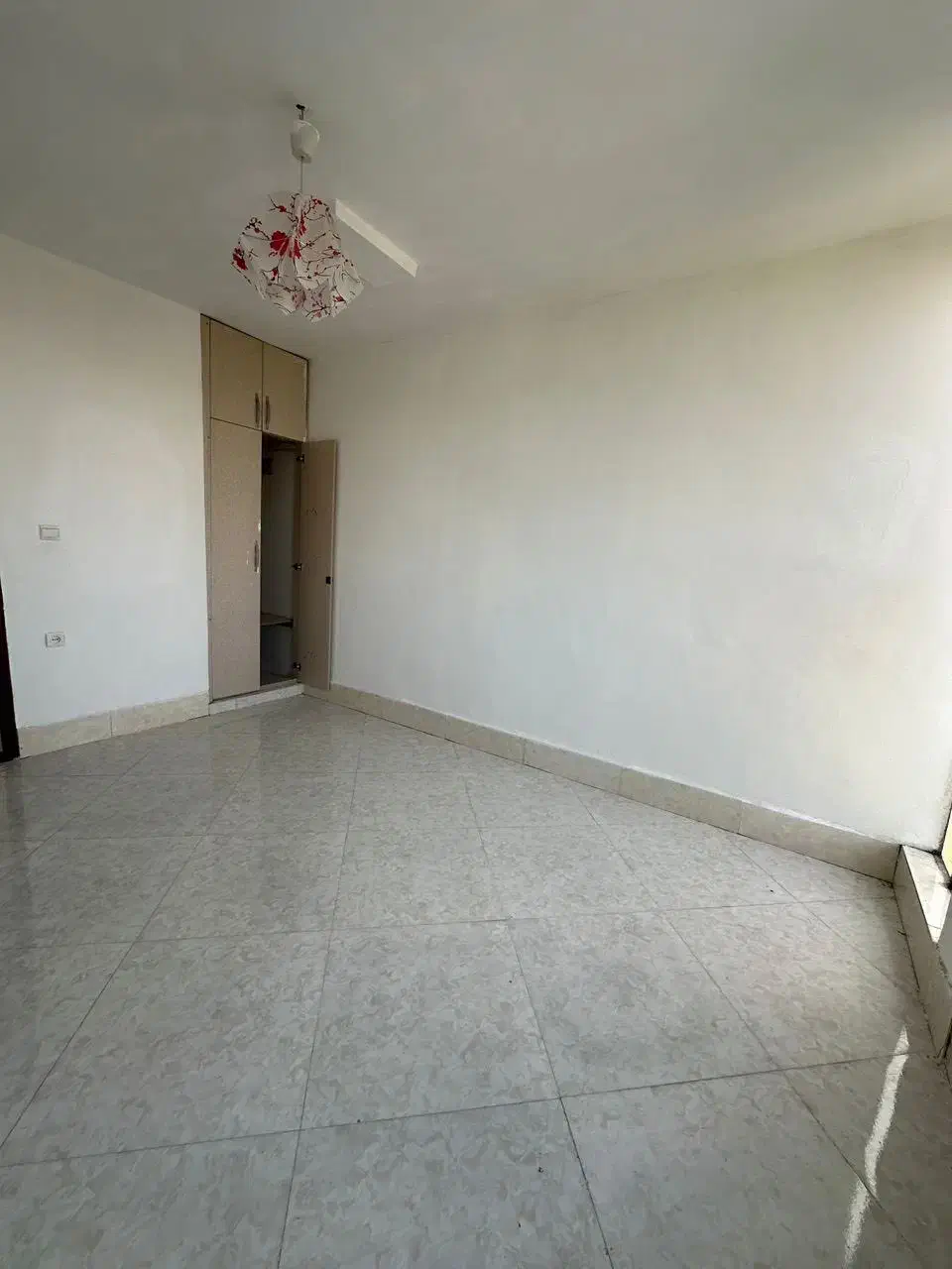 آپارتمان ۸۵ متری ویو دریا ۲ خواب میرزاشیرازی|فروش آپارتمان|تنکابن, |دیوار