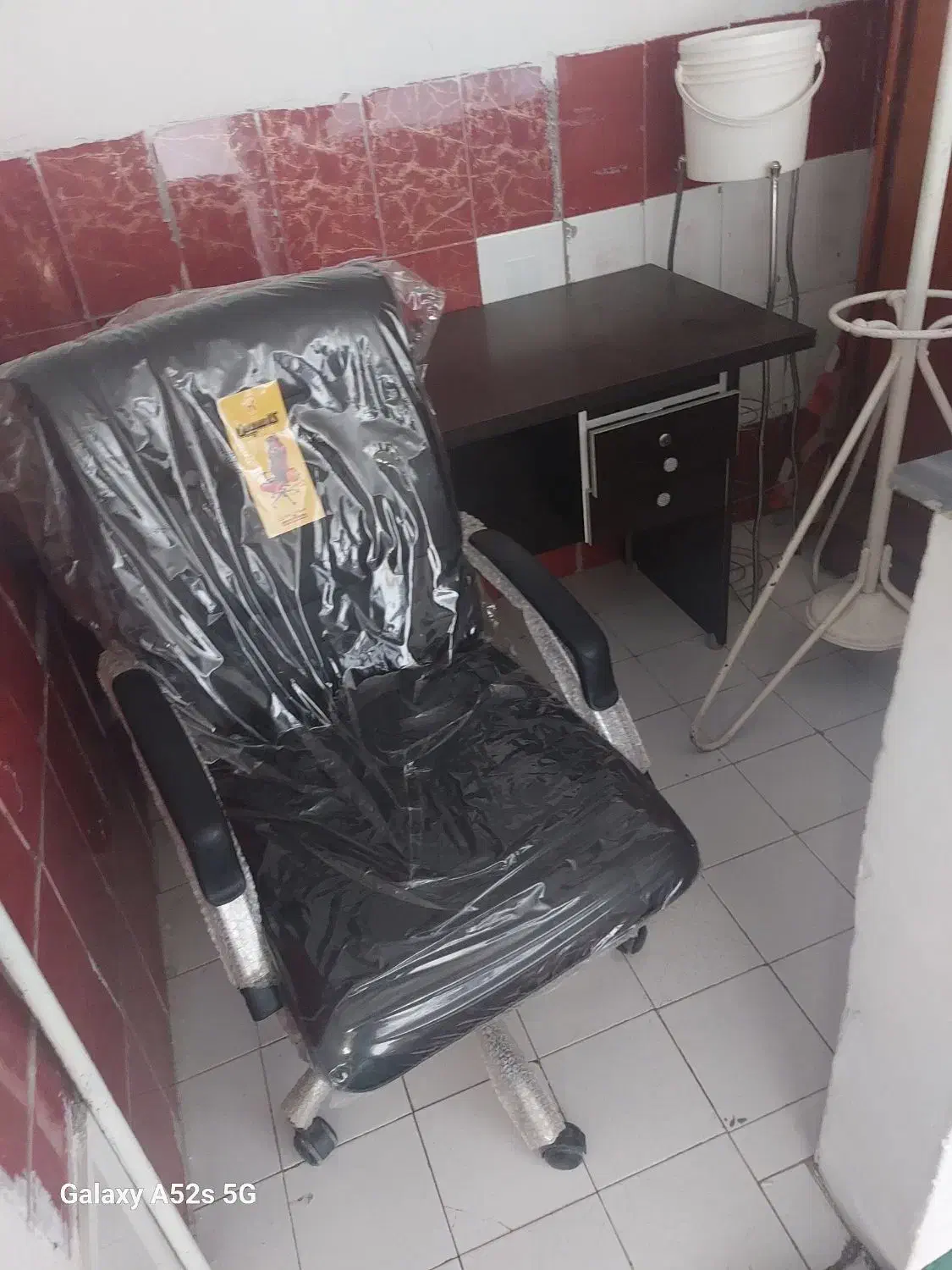 صندلی و میز نصف قیمت بازار نو|صندلی و نیمکت|مریوان, |دیوار