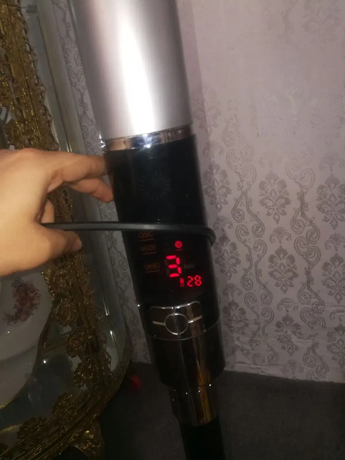 پنکه ایستاده|پنکه و تصفیهکنندهٔ هوا|تبریز, |دیوار