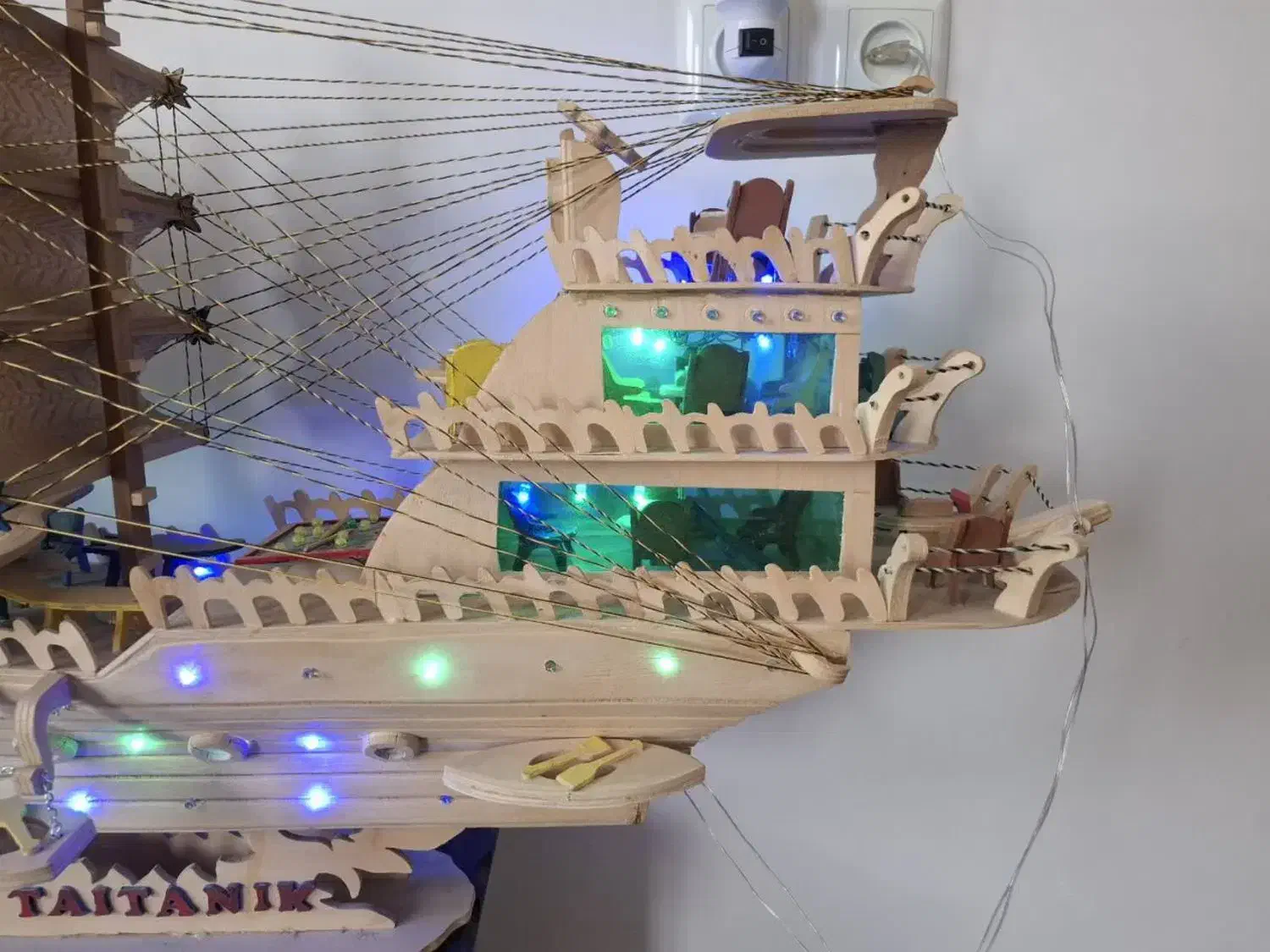 کشتی کلکسیونی دست ساز|کلکسیون اشیاء عتیقه|قم, آذر (نکویی)|دیوار