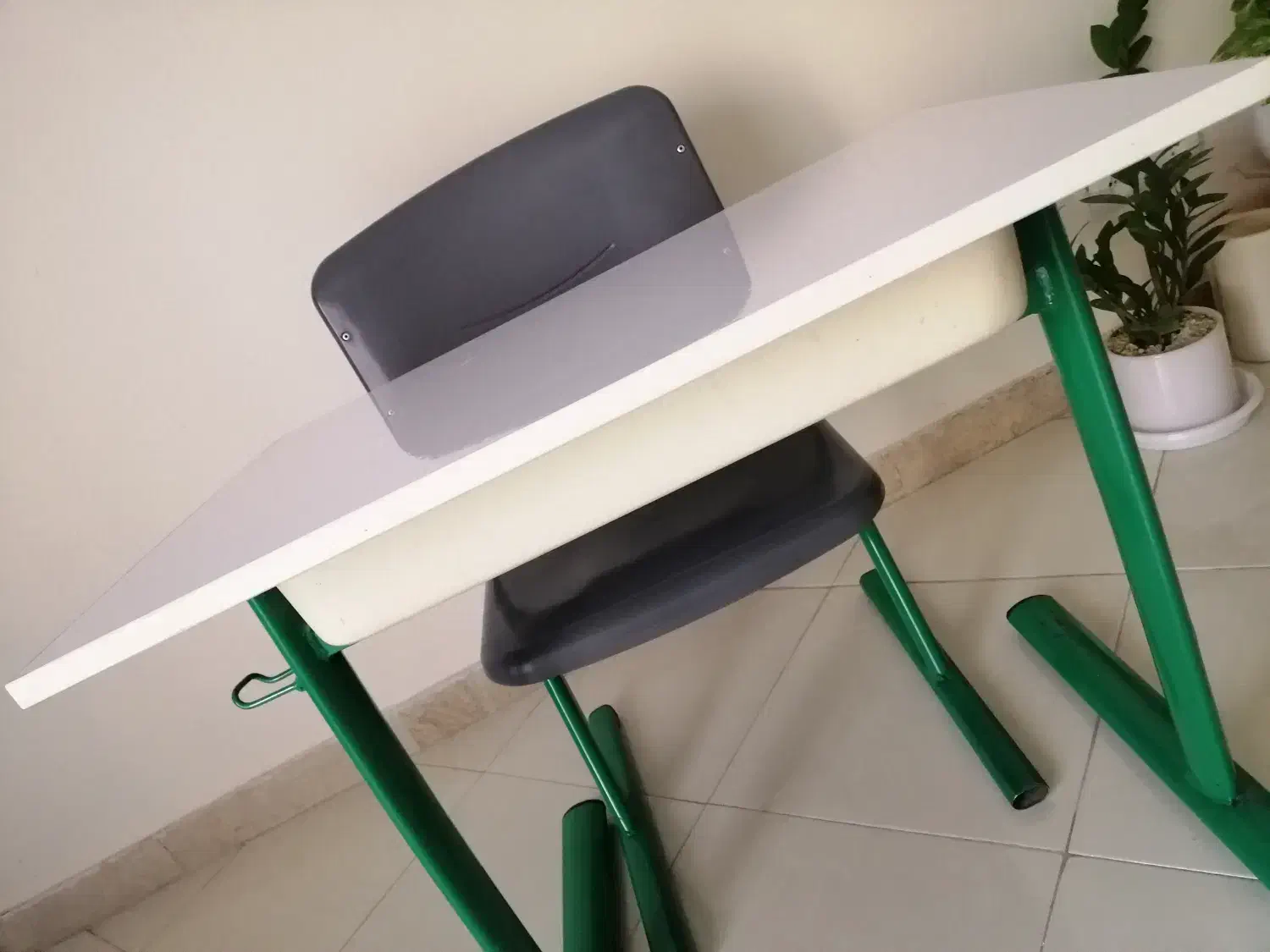 میز و صندلی تحریر بسیار محکم کودک و نوجوان|میز تحریر و کامپیوتر|تهران, نیلوفر|دیوار