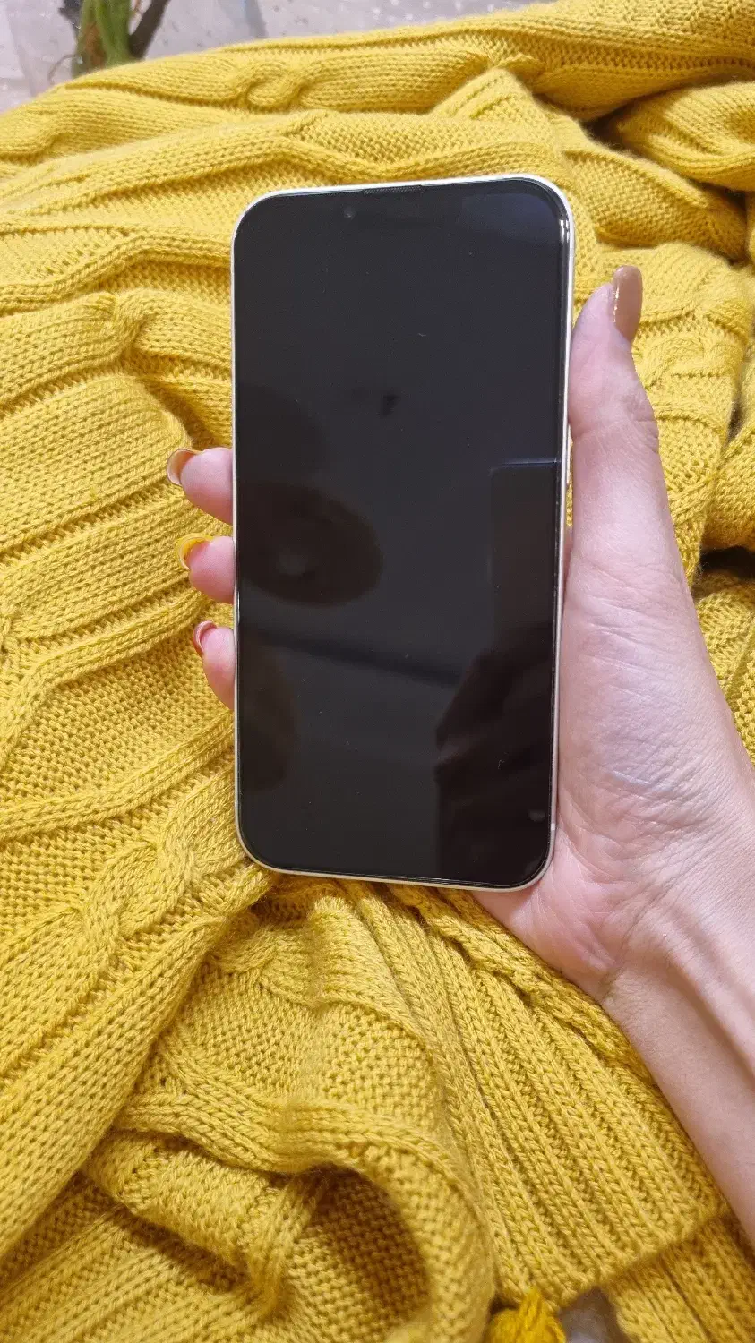 آیفون ۱۳ -رم ۲۵۶ گیگ- رنگ سفید (کد CH)|موبایل|تهران, حسینآباد|دیوار