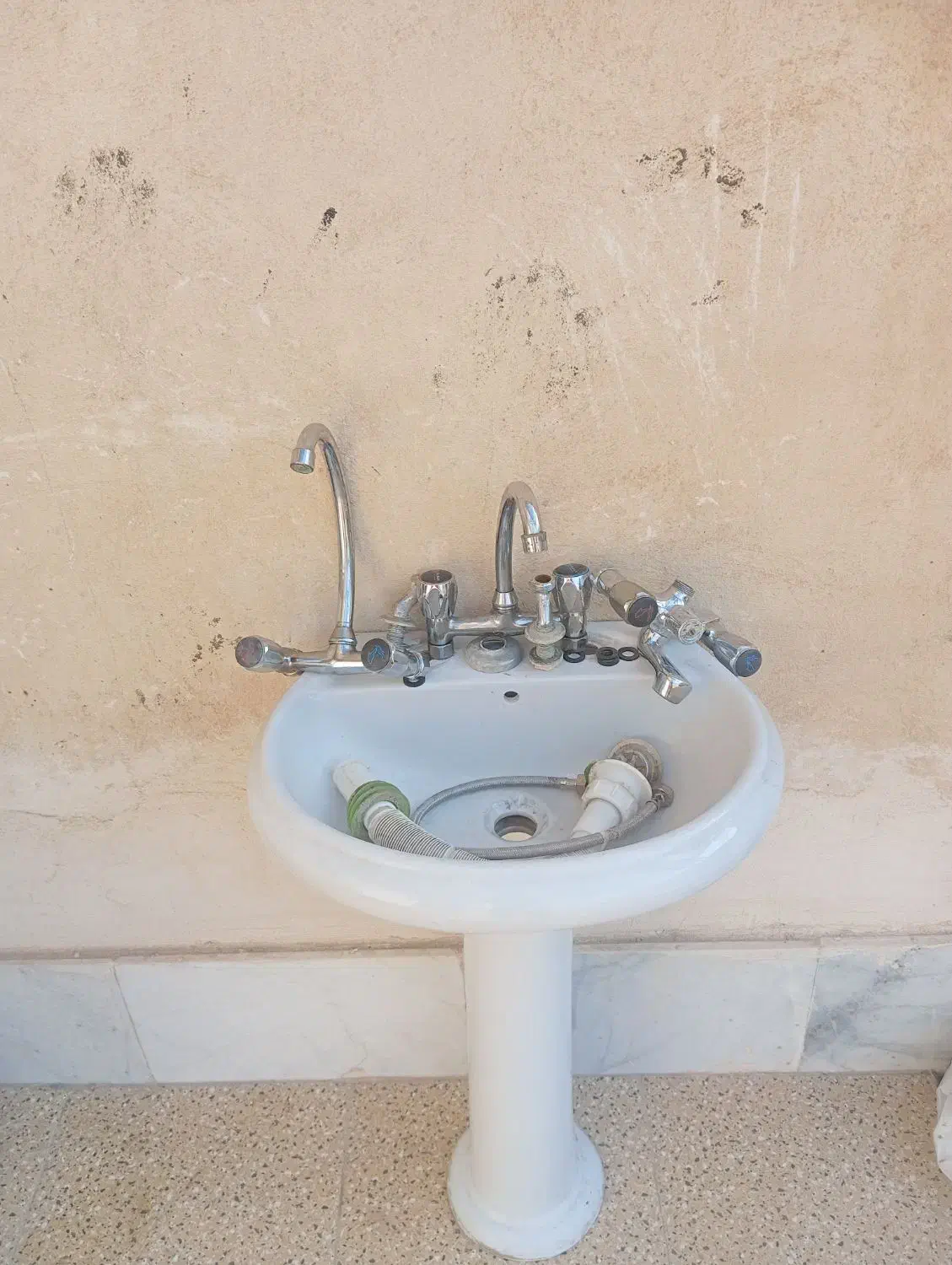 شیرآلات وروشویی|لوازم سرویس بهداشتی|یزد, |دیوار