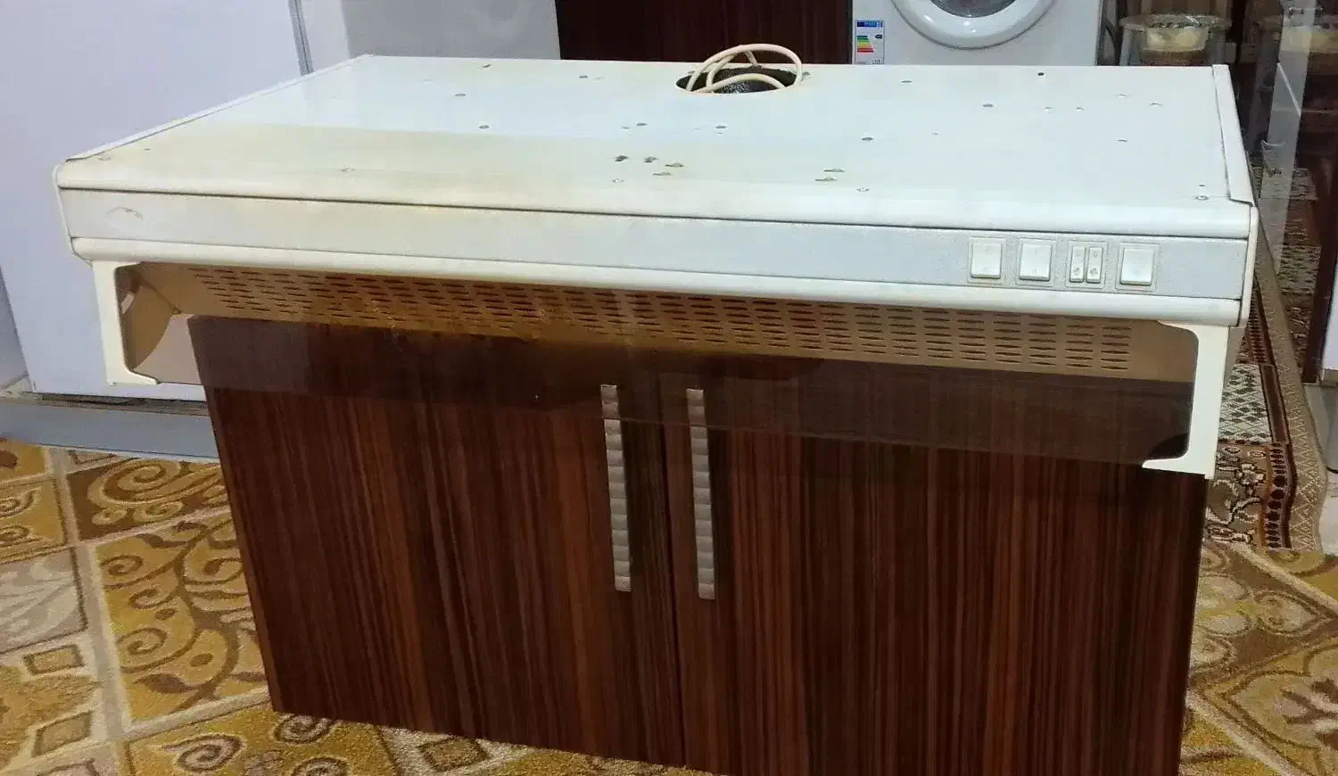 ۱عدد هود زیر کابینتی به همراه کابینت های گلاس|هود|ملارد, |دیوار