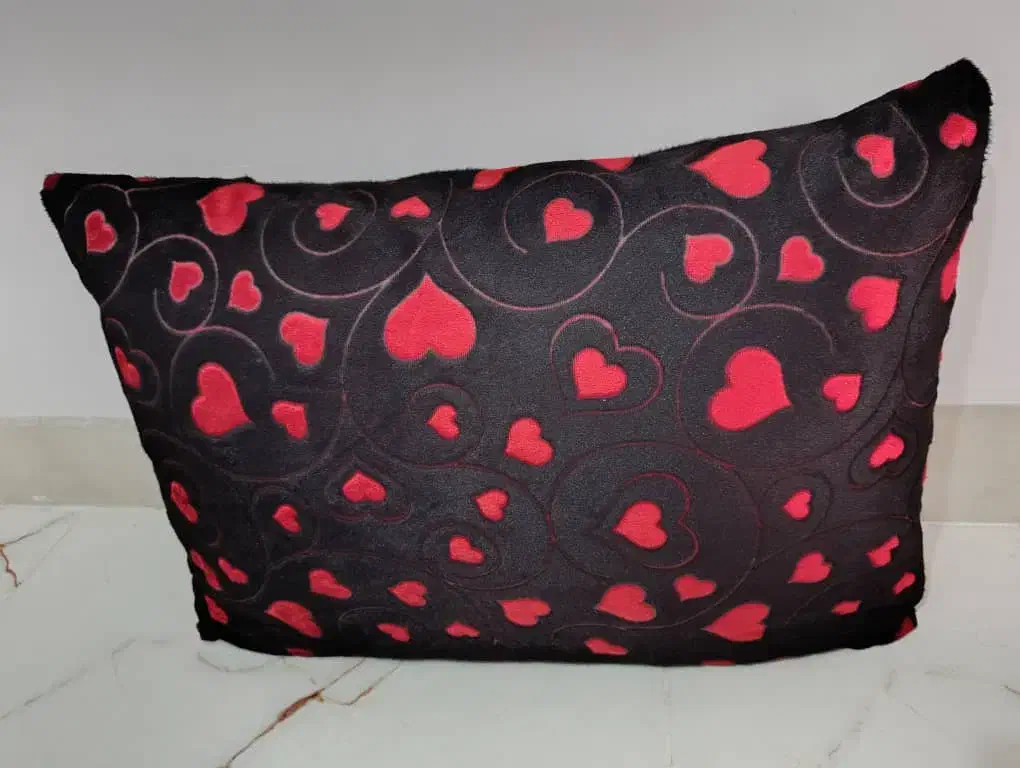 روبالشتی|رختخواب، بالش، پتو|نی‌ریز, |دیوار