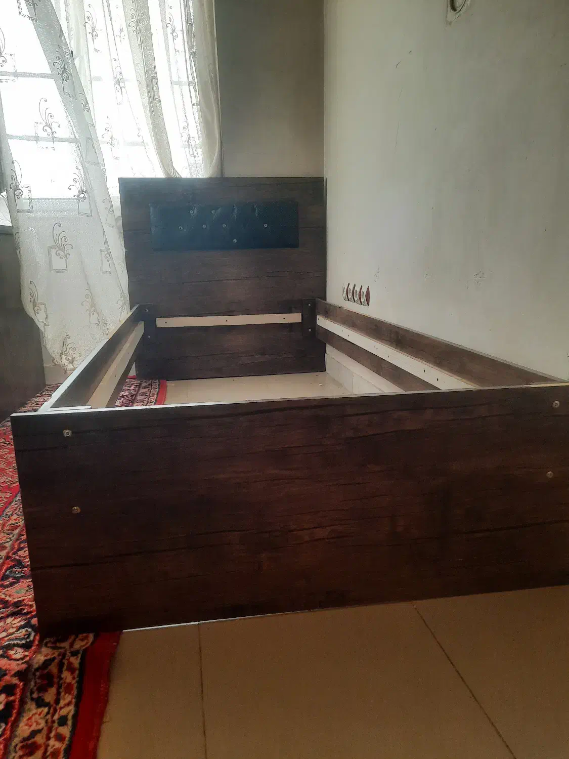 تخت تک نفره|تخت و سرویس خواب|قروه, |دیوار