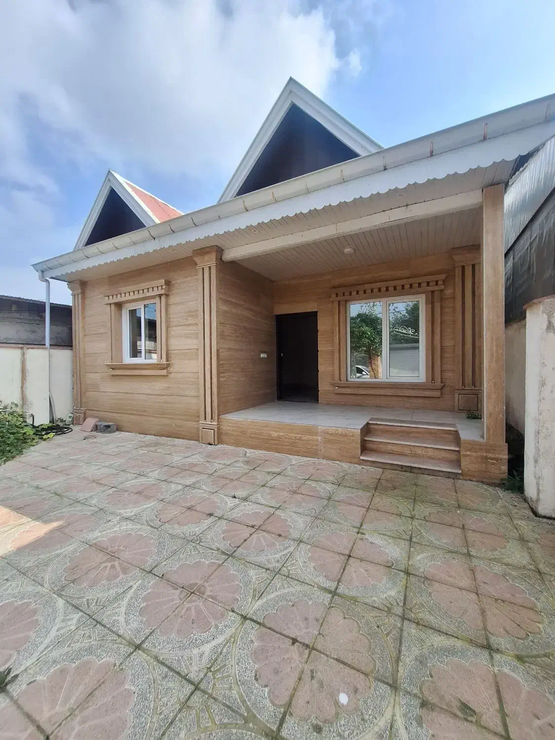 ویلا نوساز ۲۰۰متر بنا۱۰۰متر زیباکنار/کد۷۸۸|فروش خانه و ویلا|رشت, گلباغ نماز|دیوار