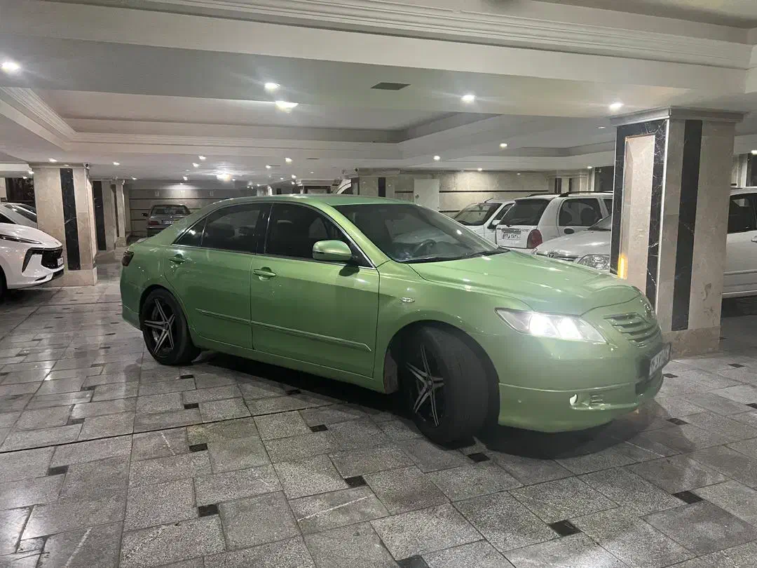 تویوتا کمری تمیز و خاص|خودرو سواری و وانت|پرند, فاز ۰|دیوار