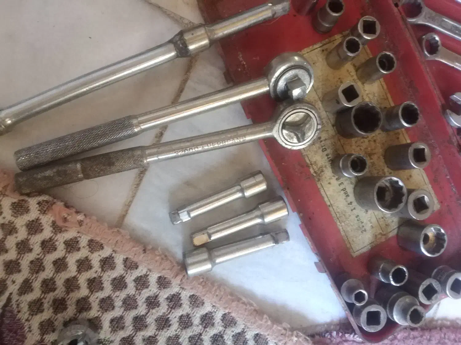 بوکس و آچار قدیمی|کلکسیون اشیاء عتیقه|اندیشه, اندیشه فاز ۳|دیوار