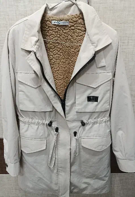 پالتو|لباس|نجفآباد, یزدانشهر|دیوار