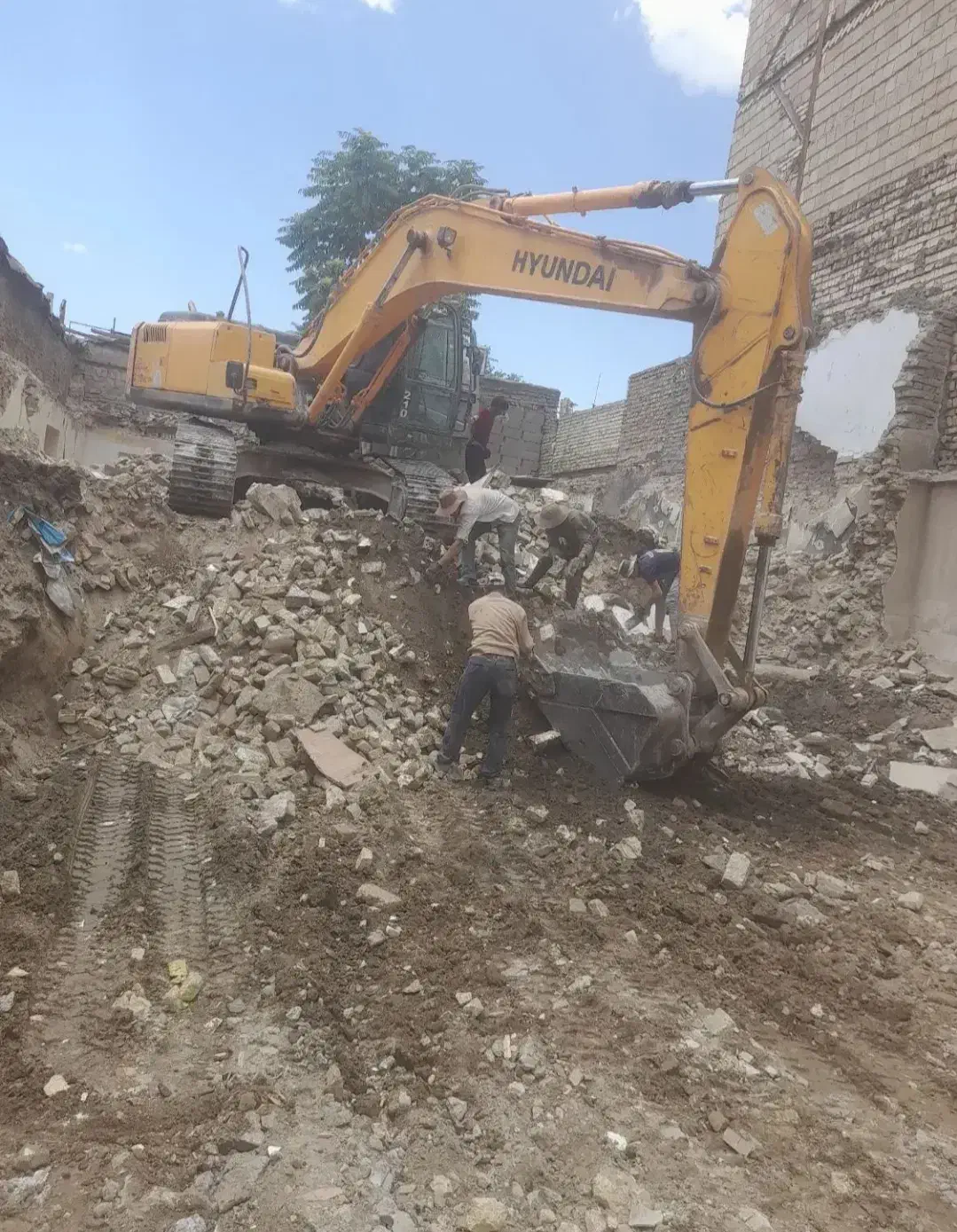 تخریب ساختمان و خاکبرداری تبریز|خدمات پیشه و مهارت|تبریز, |دیوار