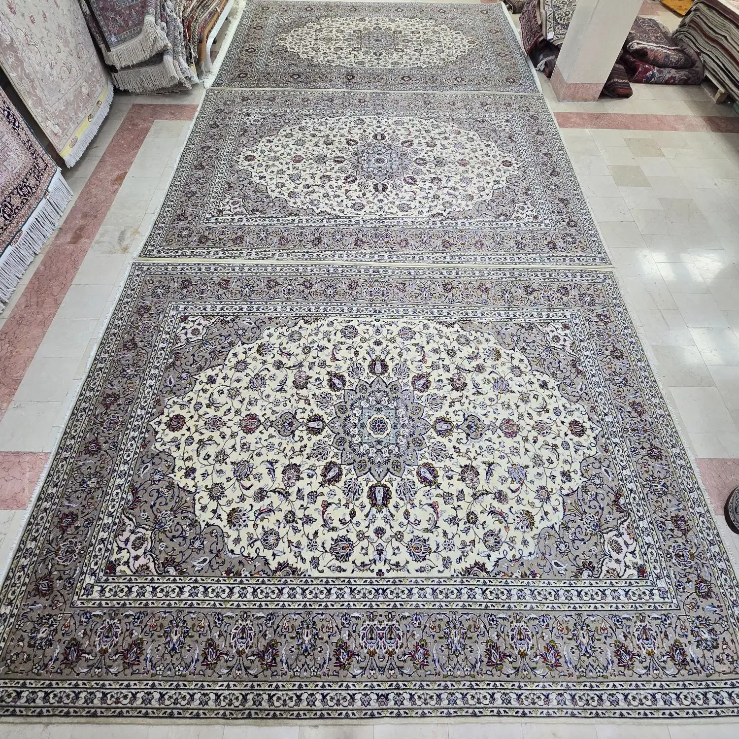 فرش دستبافت کاشان/سه عدد یک‌طرح‌ورنگ/۹متری|فرش|تهران, شیراز|دیوار