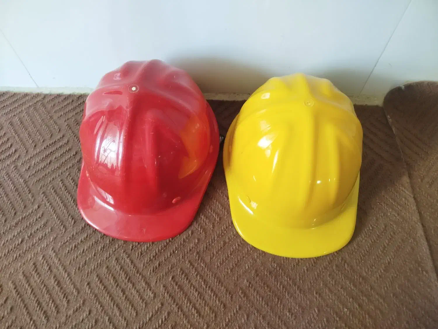 کلاه ایمنی مهندسی|لباس|اصفهان, رزمندگان|دیوار
