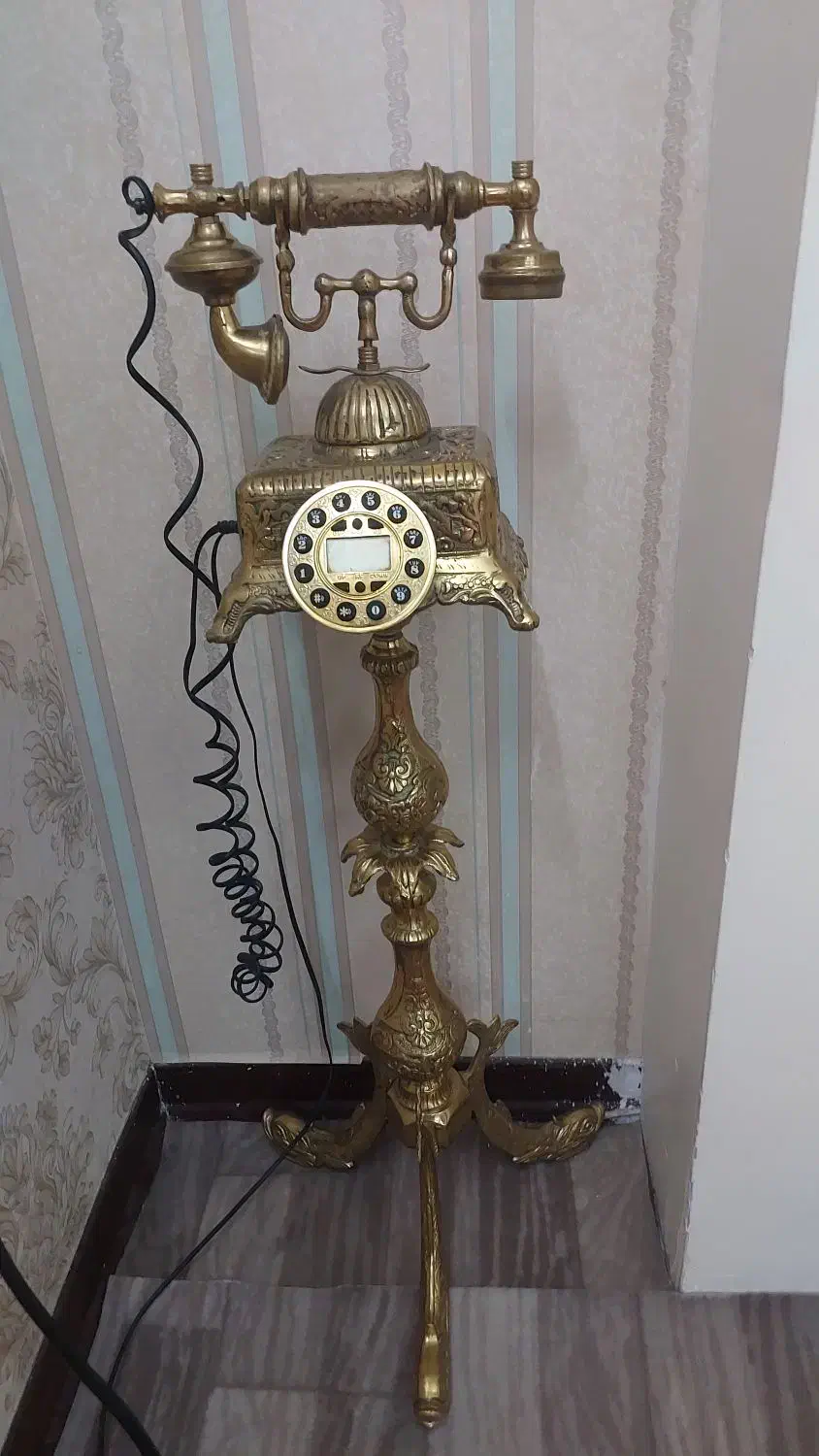 تلفن ایستاده|تلفن رومیزی|رباطکریم, الارد|دیوار