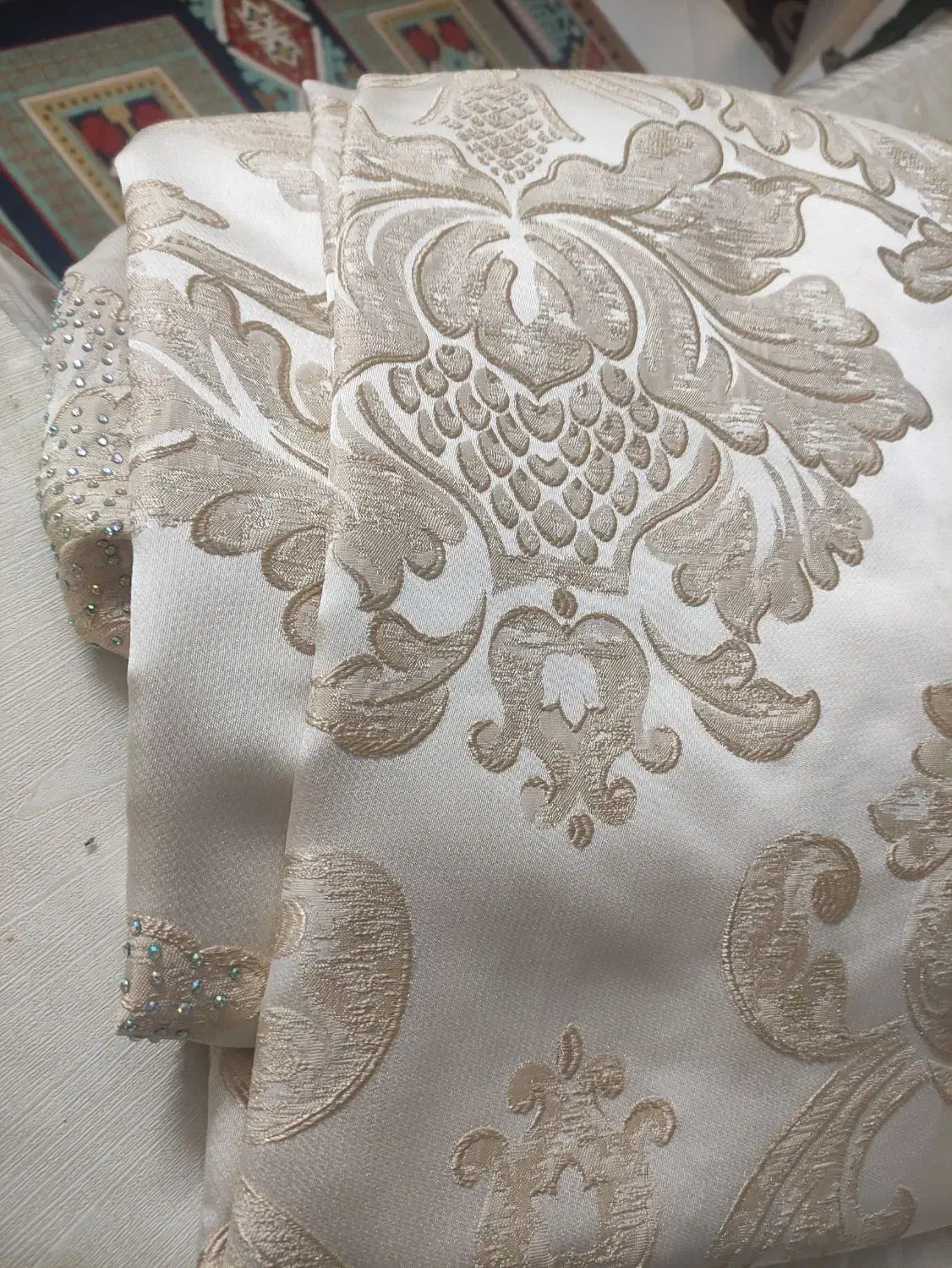 پرده و دستک نگین دار نو نمونه مغازه هست|پرده، رانر، رومیزی|مشهد, حجت|دیوار