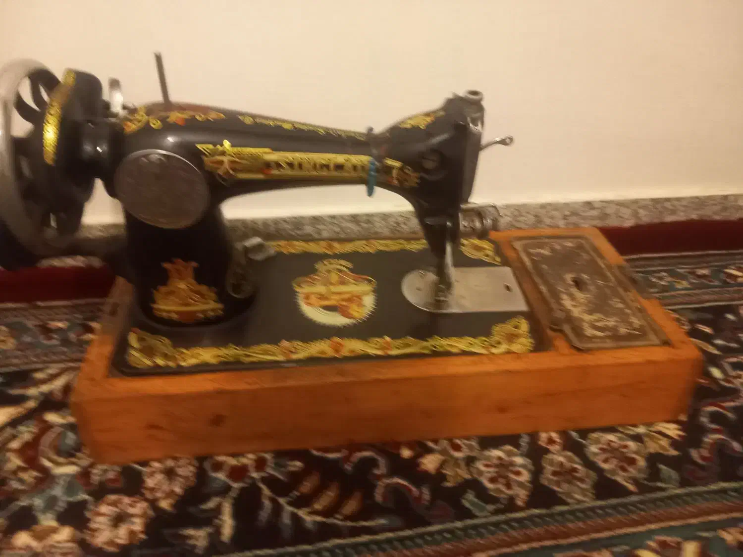 چرخ خیاطی قدیمی|کلکسیون اشیاء عتیقه|سنقر, |دیوار