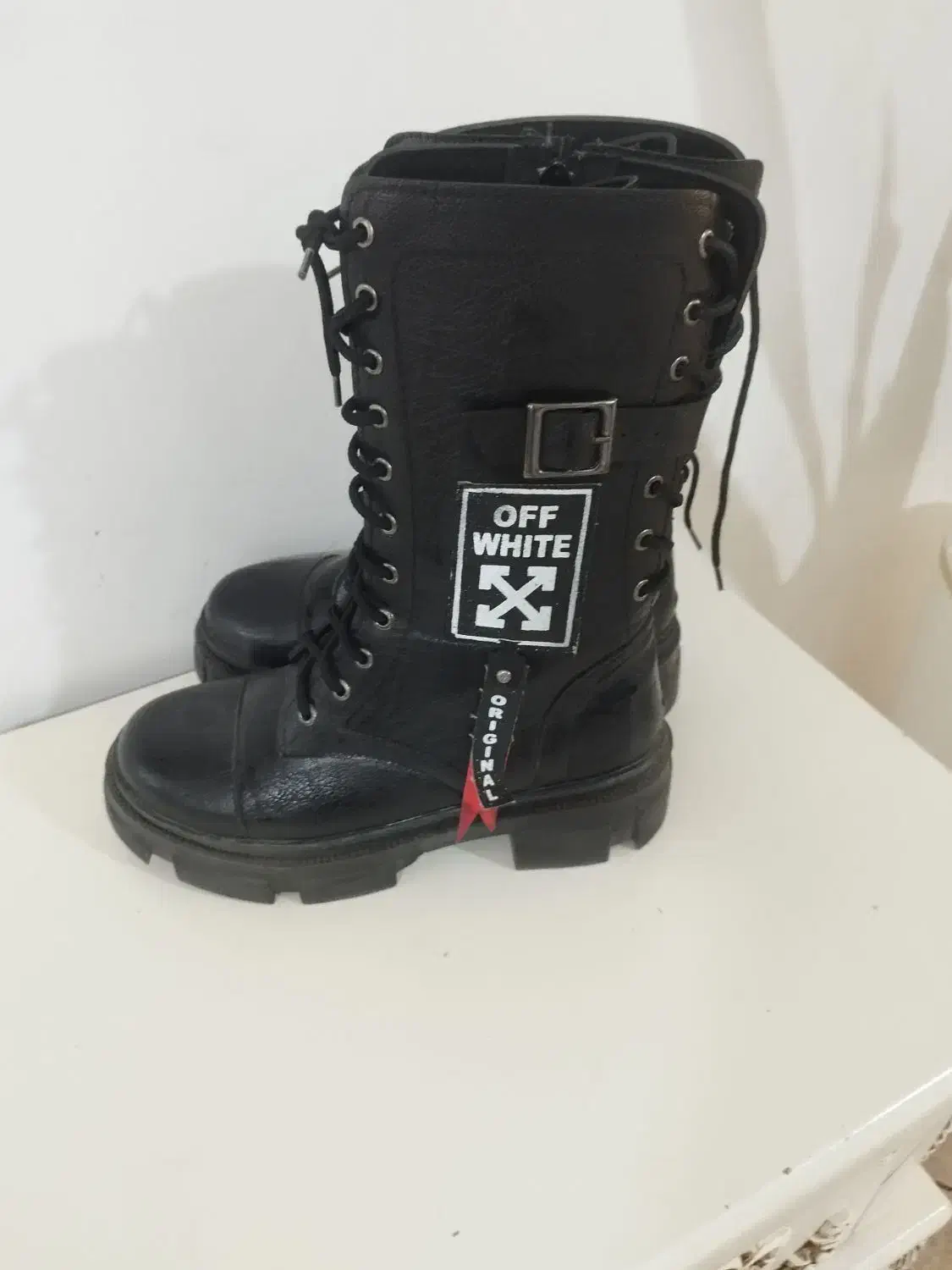 نیم بوت نو|کیف، کفش، کمربند|قره ضیاالدین, |دیوار