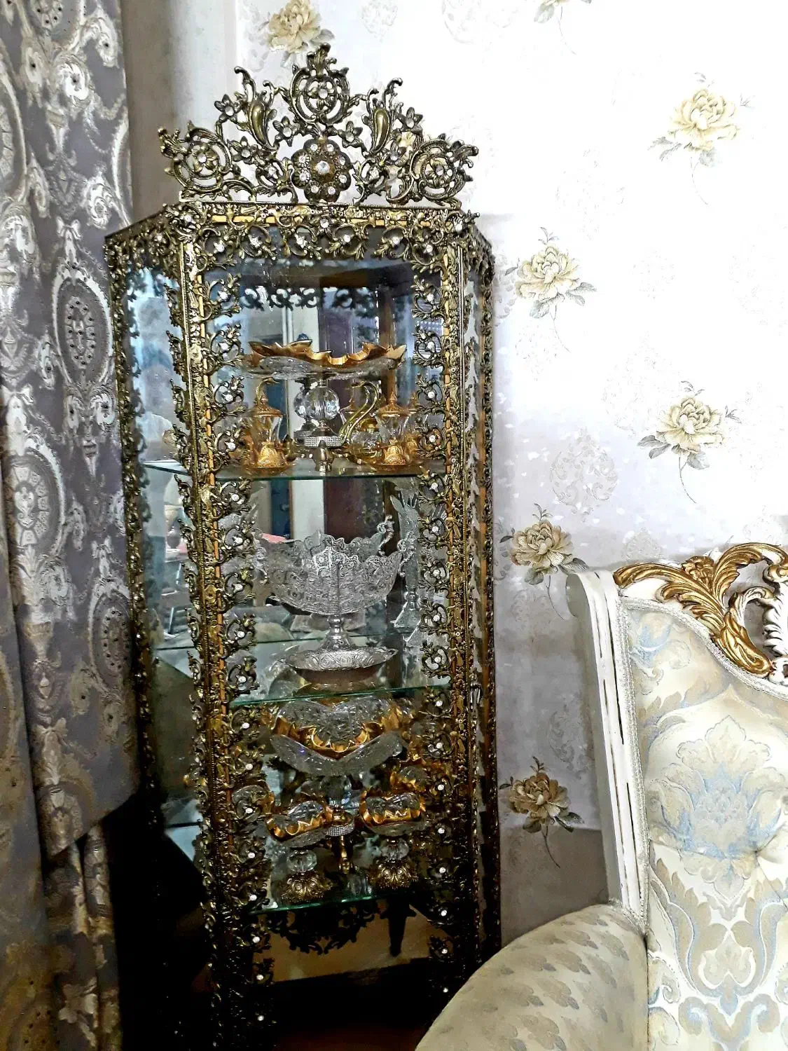 دکوری برنز تمیز وسالم|بوفه، ویترین، کنسول|هشتگرد, فاز ۷ مهستان|دیوار