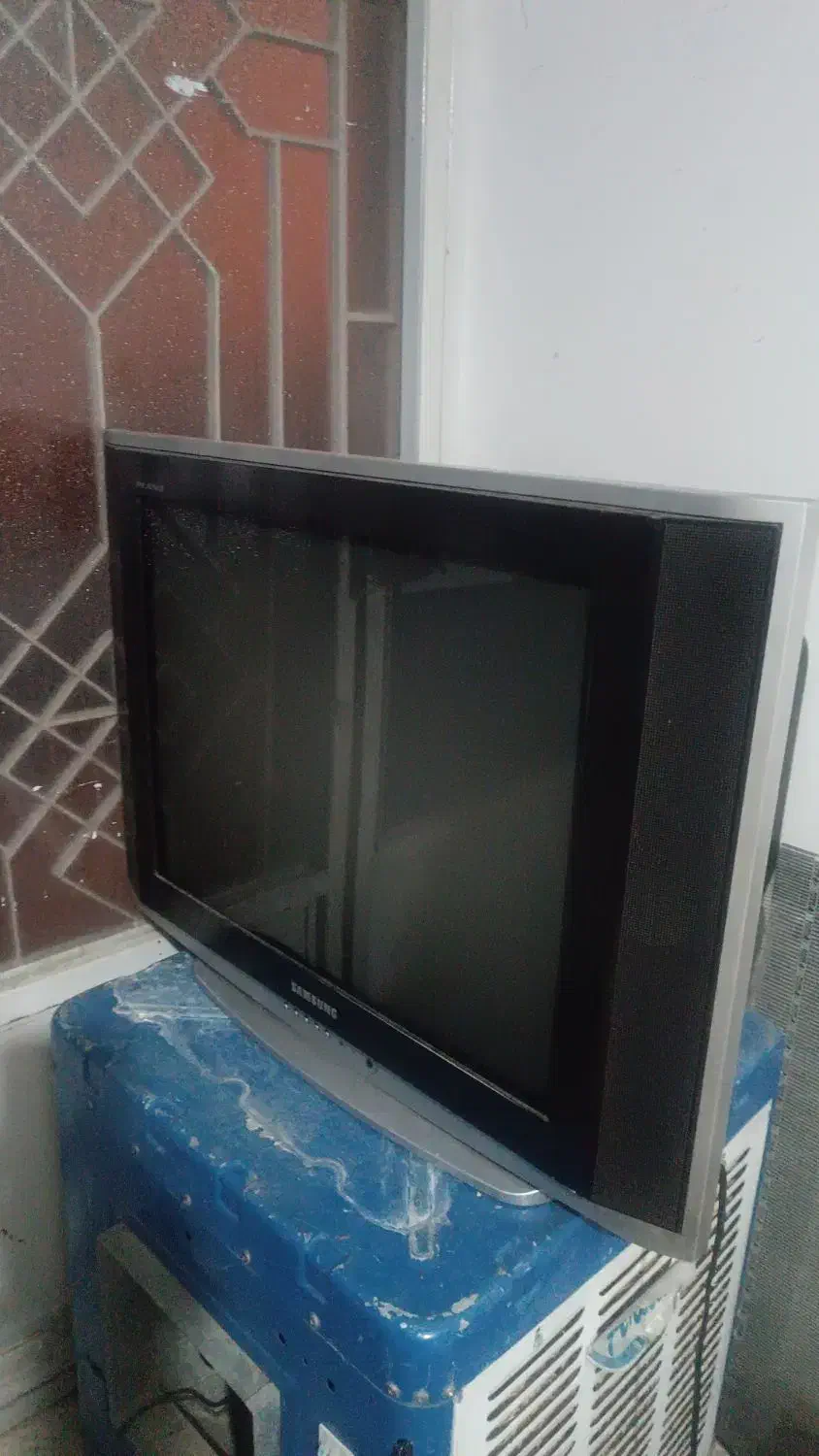 تلویزیون|تلویزیون و پروژکتور|ایلام, |دیوار