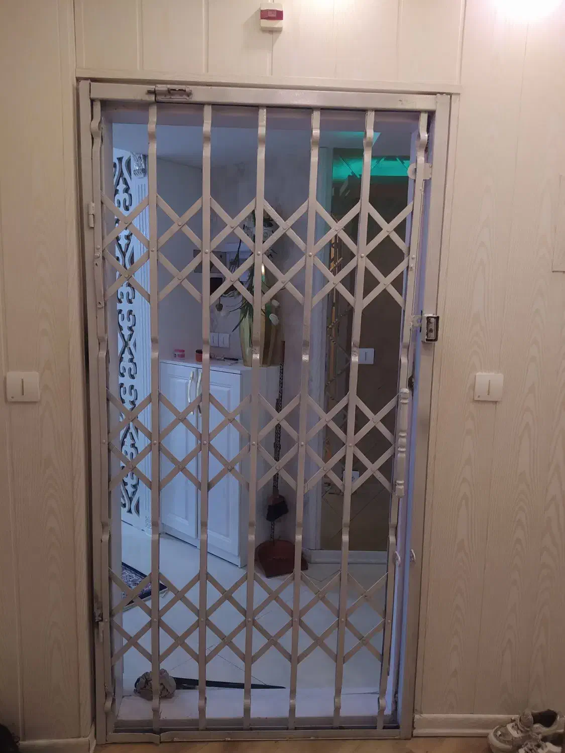 درب آکاردئونی|مصالح و تجهیزات ساختمان|مشهد, شهرک لشکر (شهرک غرب)|دیوار