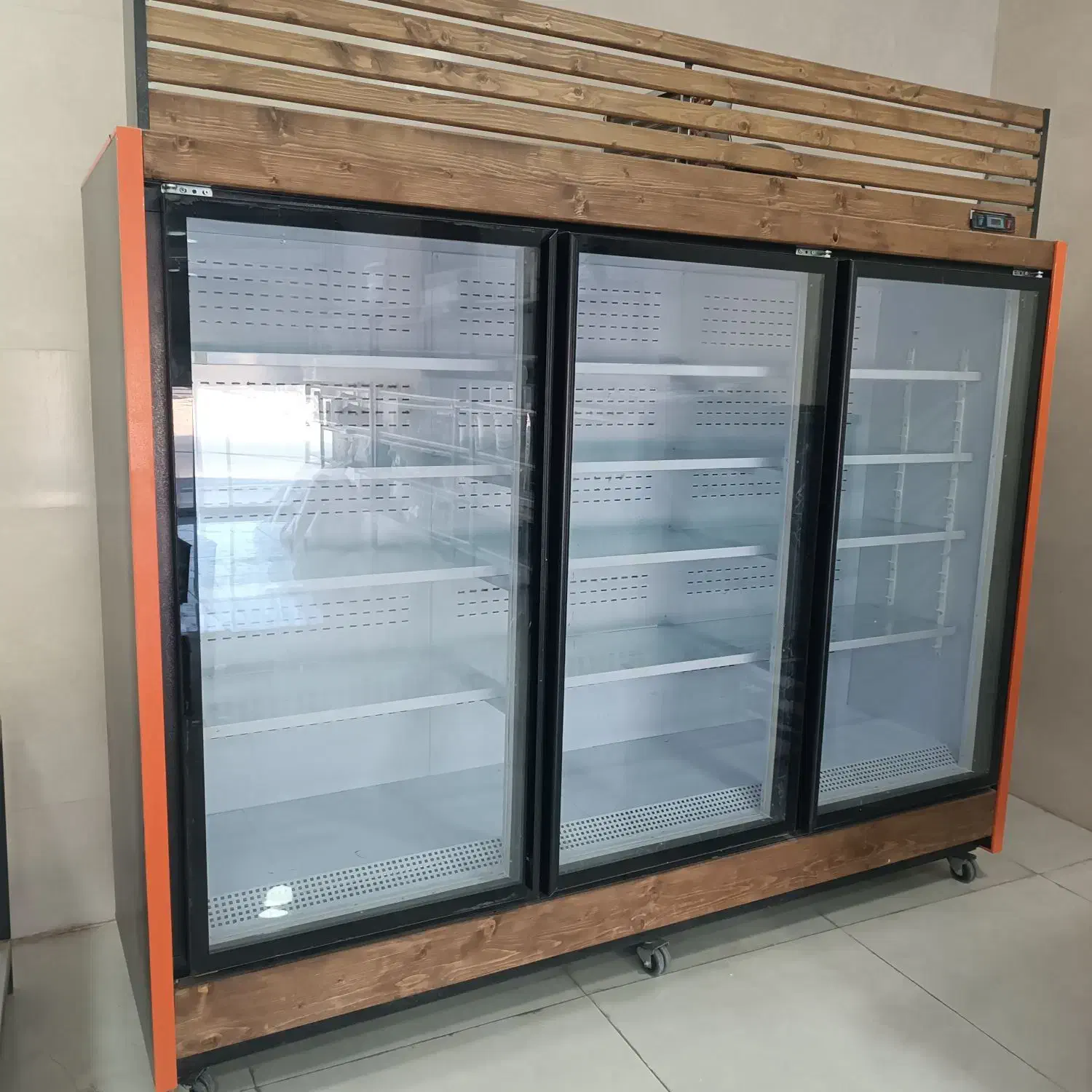 یخچال ۲.۵متر و۵/۵متر قفسه چوبی و فلزی|فروشگاه و مغازه|بیرجند, |دیوار