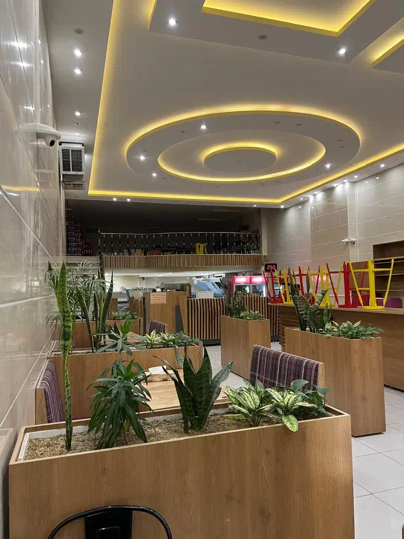 استخدام آسپز و سالن دار|استخدام خدمات فروشگاه و رستوران|یزد, |دیوار