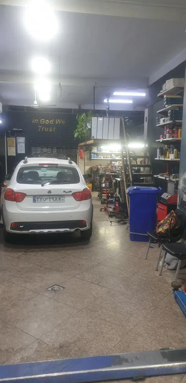 ۱۲۰ متر مغازه تجاری خدمات خودرویی سیمون بولیوار|اجارهٔ مغازه و غرفه|تهران, جنت‌آباد شمالی|دیوار