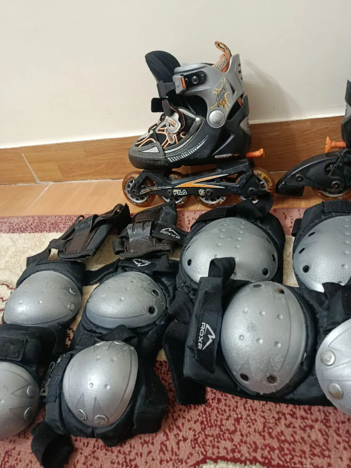 کفش اسکیت درحدنو باهمه لوازم|دوچرخه، اسکیت، اسکوتر|شهریار, شهریار|دیوار