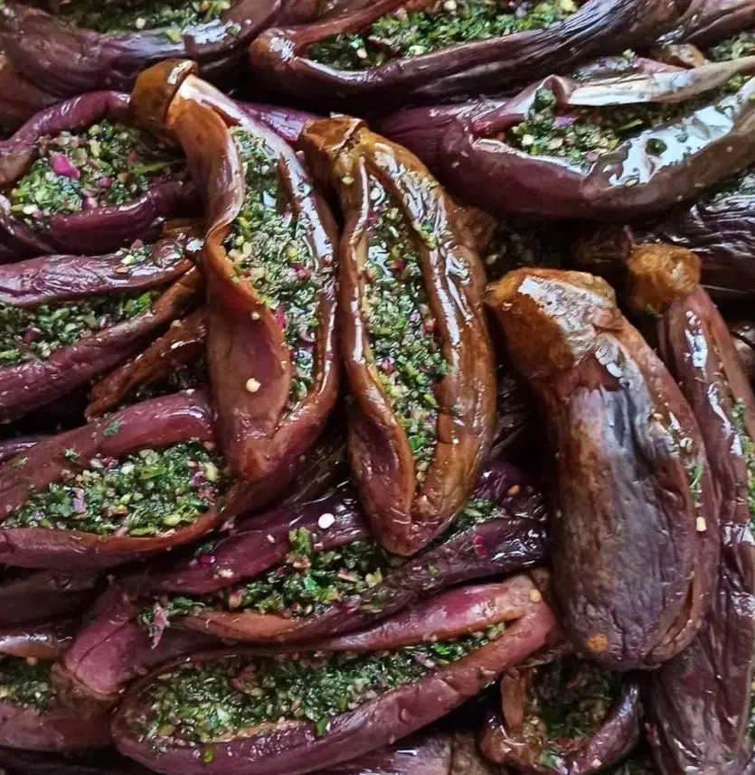 کارگاه تولید ترشی بادمجان شکم پر  گیلانی|خوردنی و آشامیدنی|فولادشهر, B8|دیوار