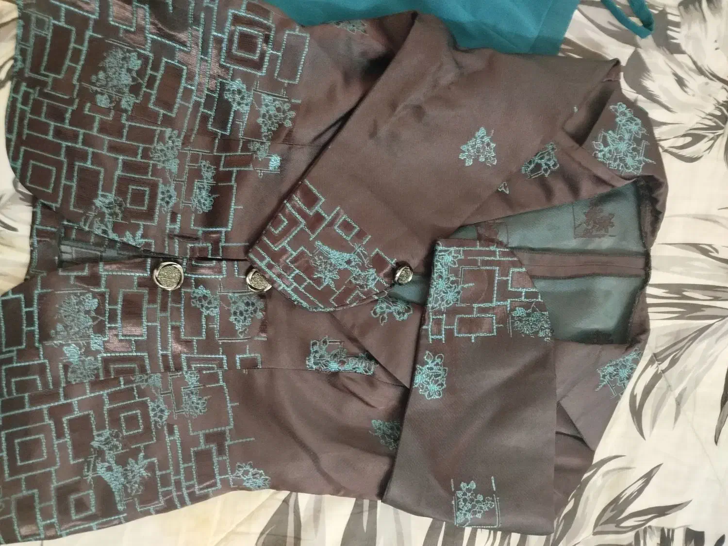 کت دامن|لباس|مشهد, کوشش|دیوار