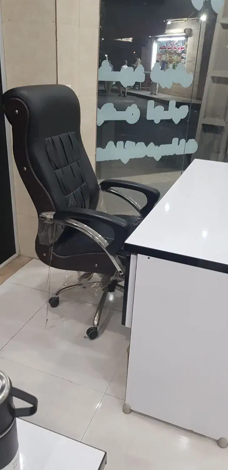 فروش میزوصندلی ومبلمان چرم|دفتر کار|اهواز, کوی باهنر|دیوار