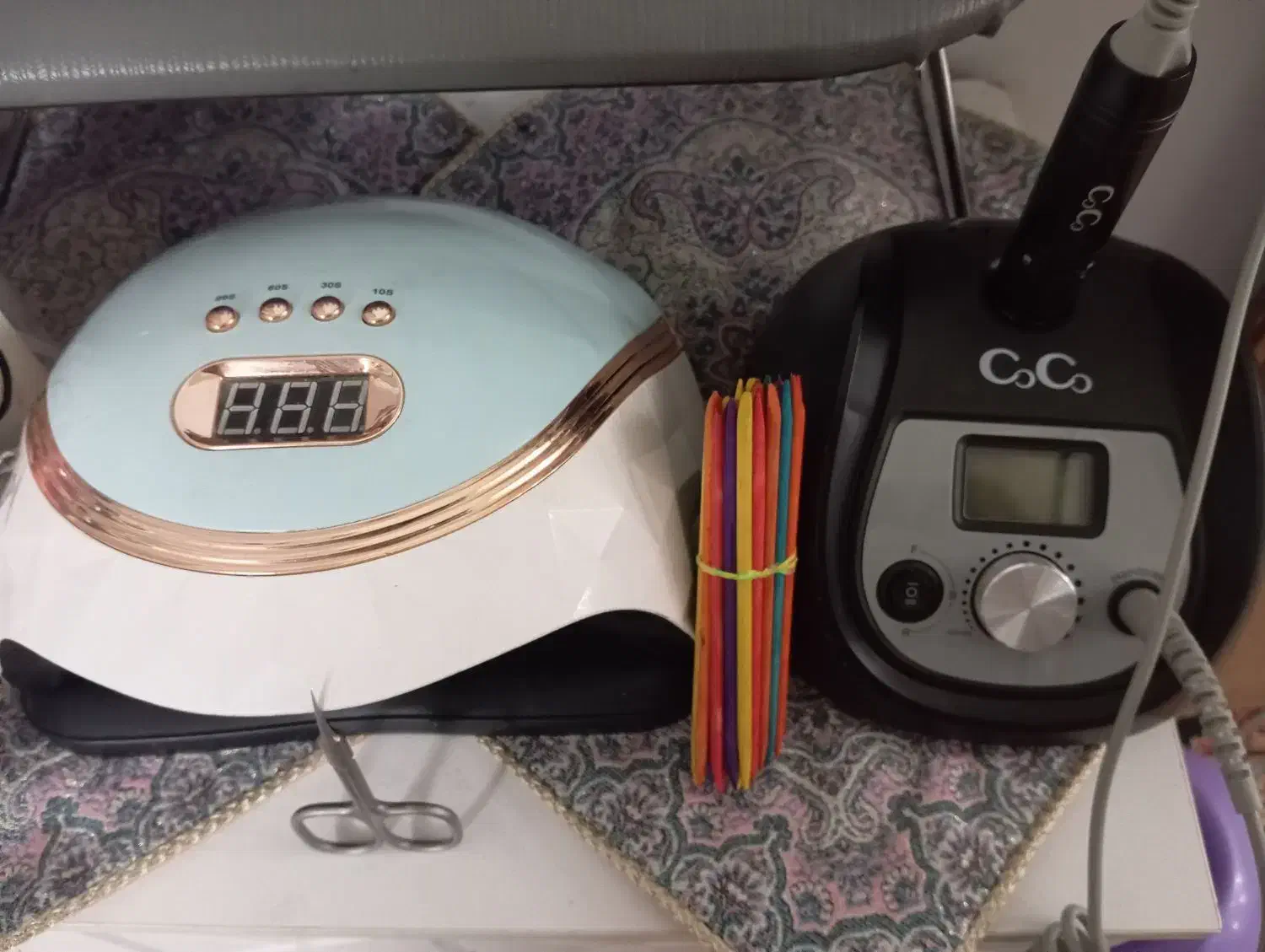 وسایل کاشت ناخن درحد نو|آرایشگاه و سالن‌های زیبایی|یزد, |دیوار