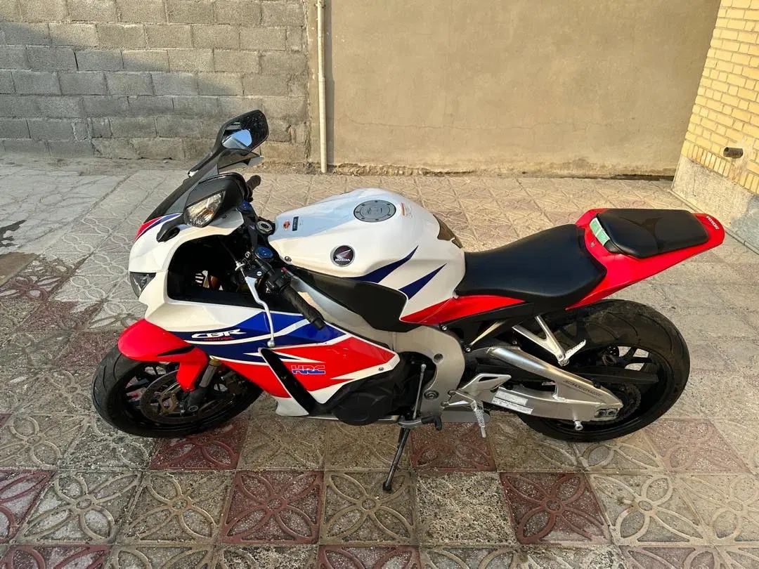 CBR1000-hrc|موتورسیکلت|خنج, |دیوار