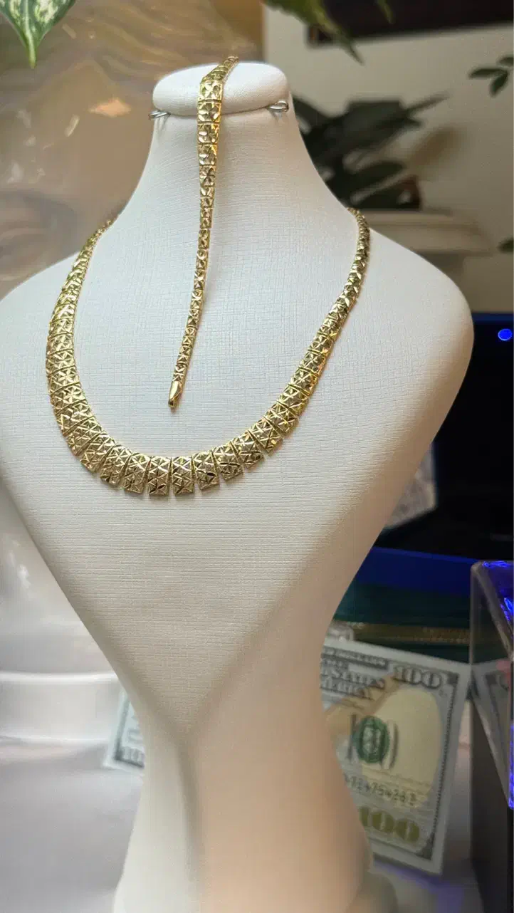 طلا از ۳ الی ۶در۱۰۰موجوده فوری|جواهرات|رشت, بازار|دیوار