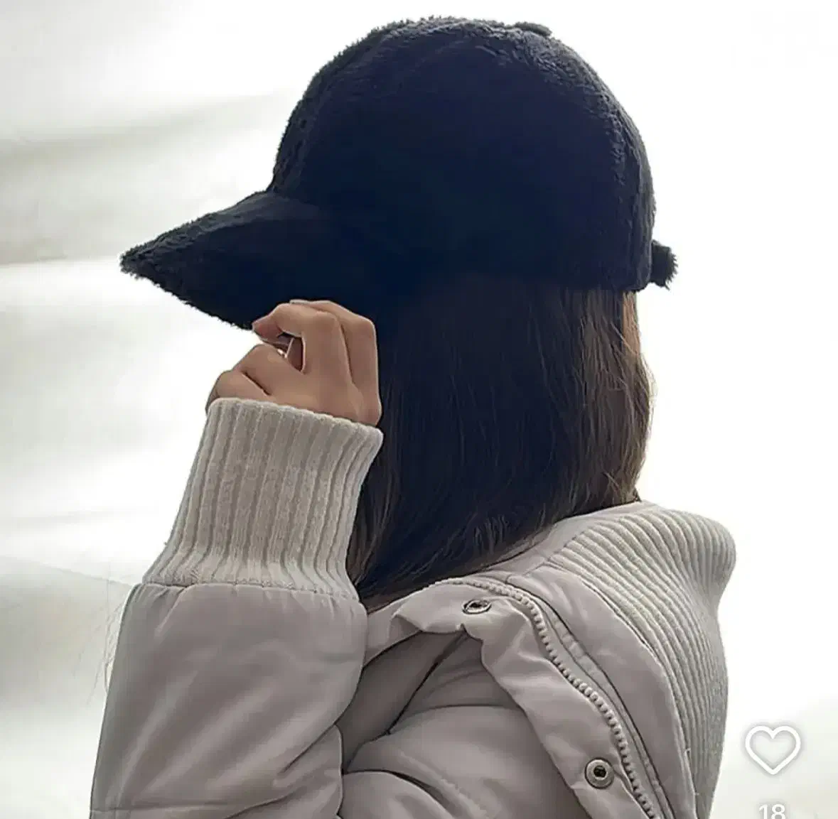 کلاه تدی|لباس|گرگان, |دیوار