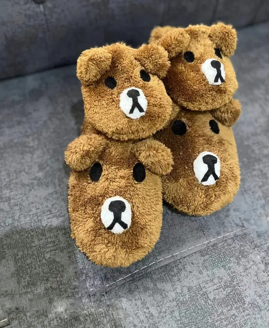 پاپوش خز|کیف، کفش، کمربند|رشت, کوی مهر|دیوار