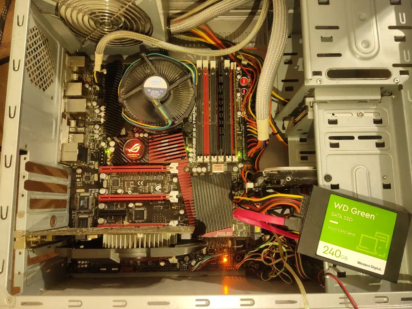 کیس حرفه ای سری X با گرافیک GTX 750|قطعات و لوازم جانبی رایانه|چهارباغ, |دیوار