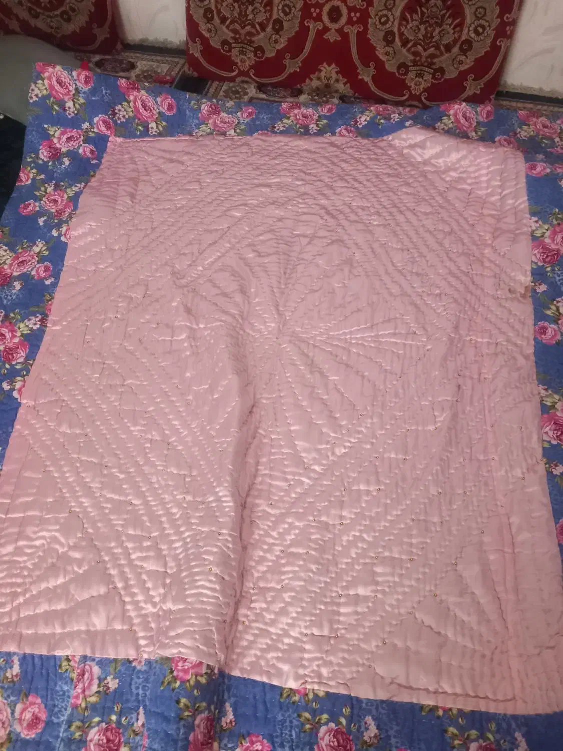 لحاف|رختخواب، بالش، پتو|هشتگرد, هشتگرد قدیم|دیوار