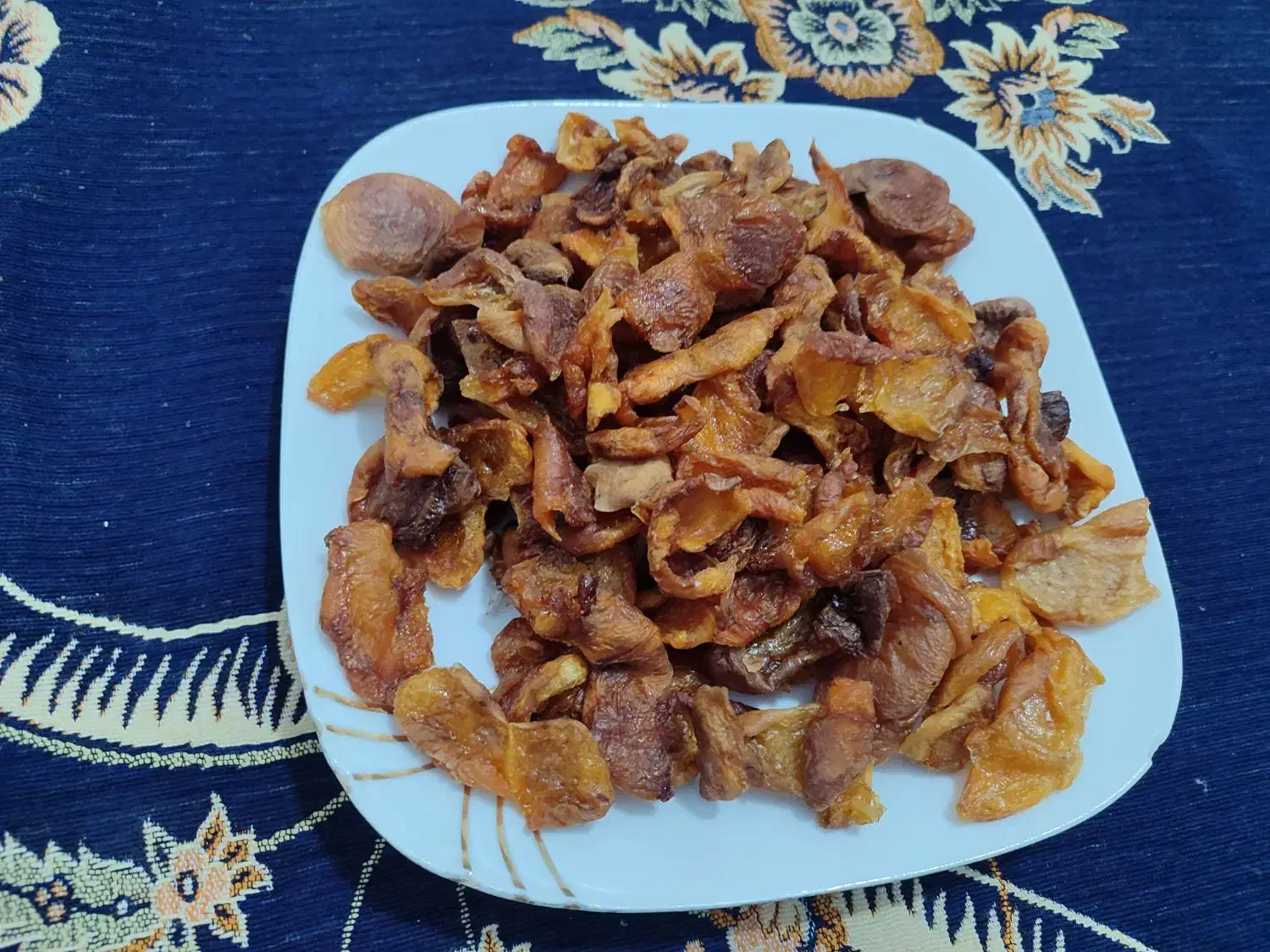 گاخ زرد الو عین عسل|خوردنی و آشامیدنی|میانه, |دیوار