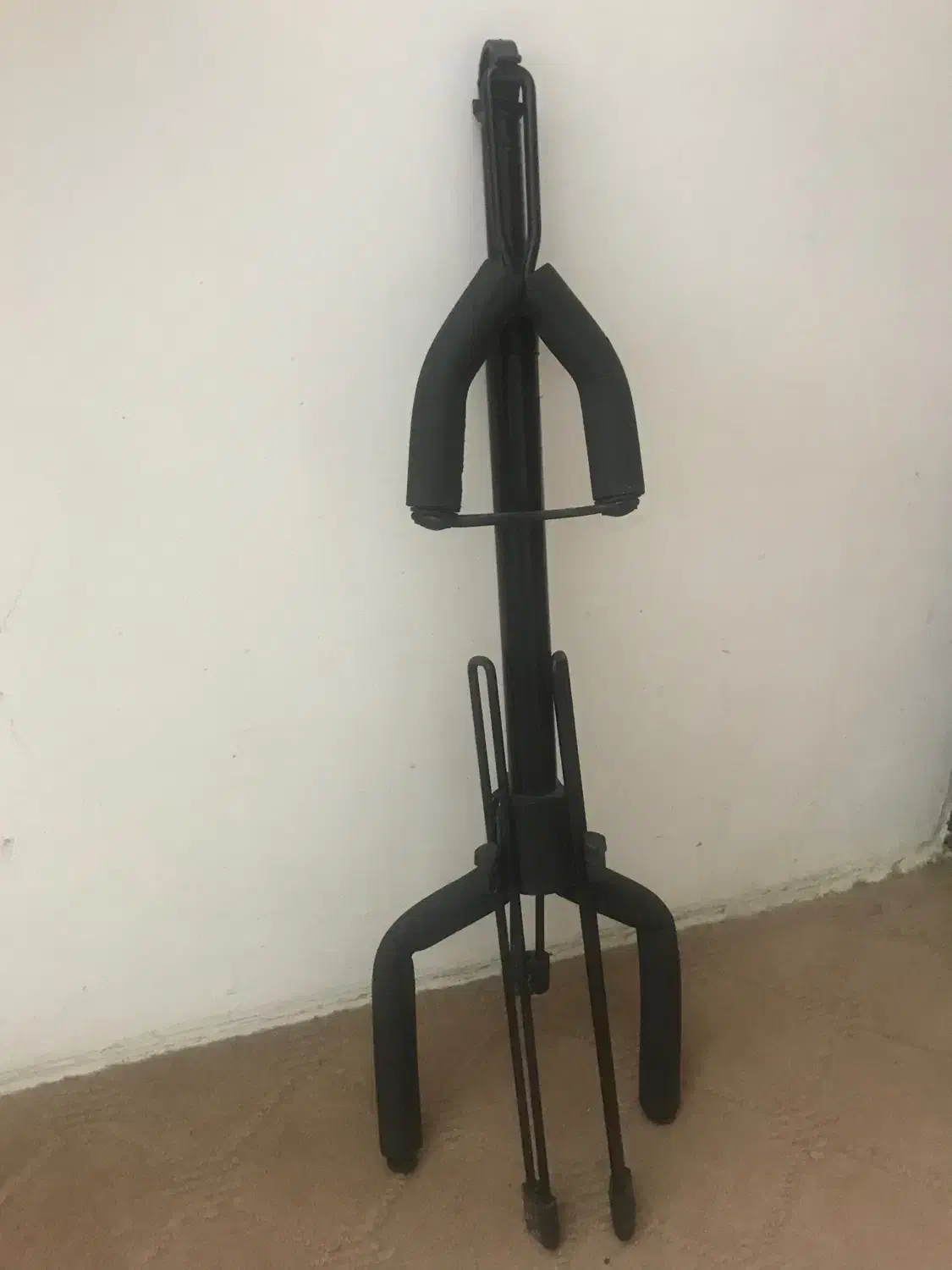 پایه گیتار|گیتار، بیس، امپلیفایر|لاهیجان, کاروانسرابر|دیوار